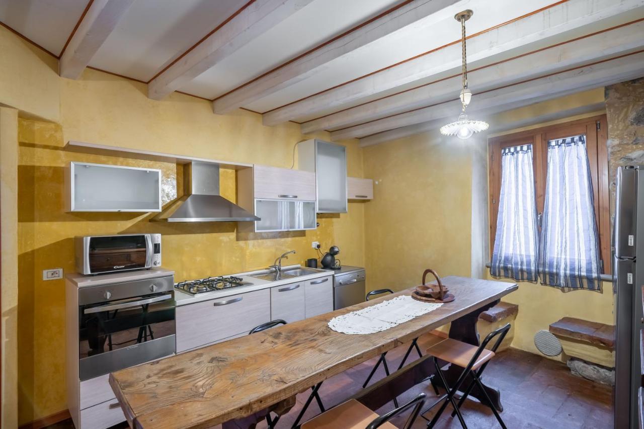 Le Chateau Franciacorta - By Host4U Apartman Colombaro  Kültér fotó