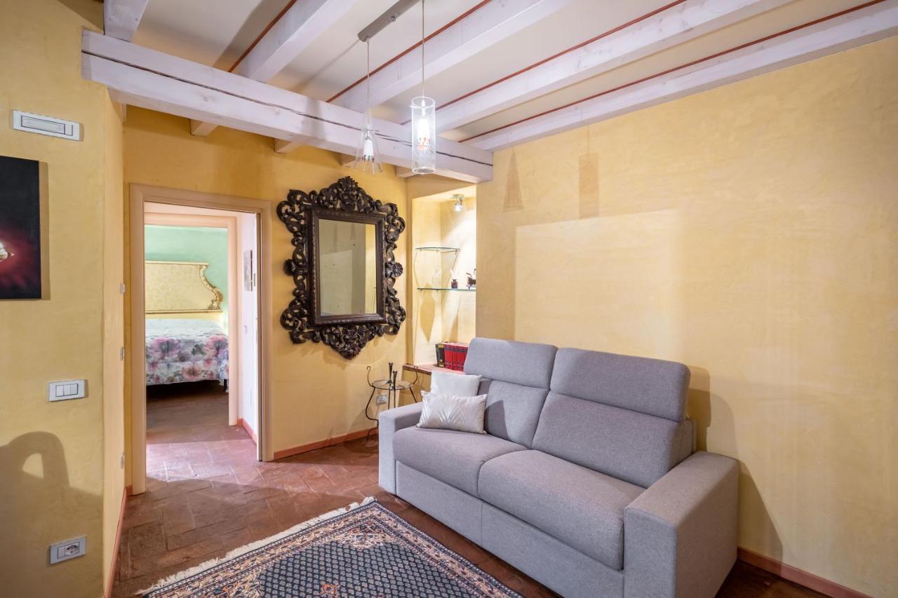 Le Chateau Franciacorta - By Host4U Apartman Colombaro  Kültér fotó