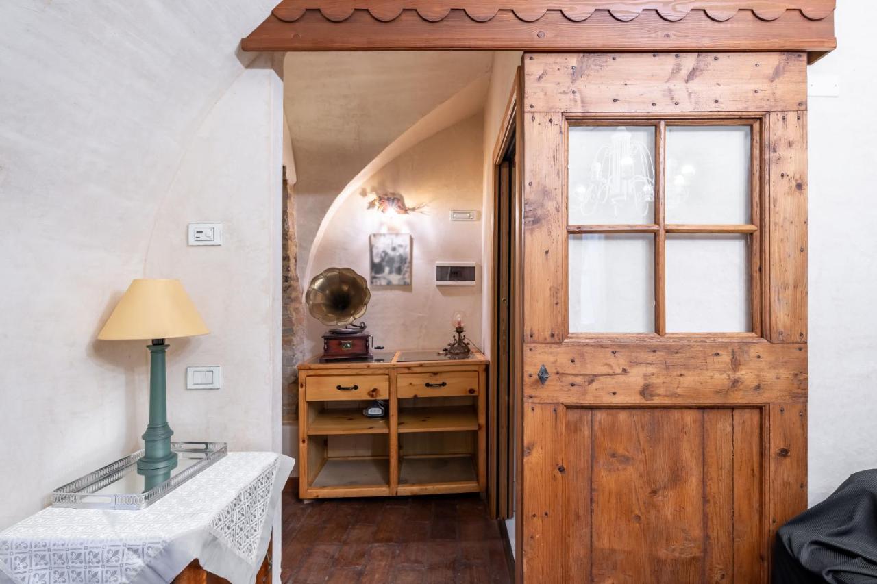 Le Chateau Franciacorta - By Host4U Apartman Colombaro  Kültér fotó